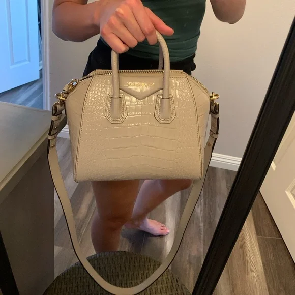 Givenchy Antigona mini bag in Dune - Picture 7 of 9